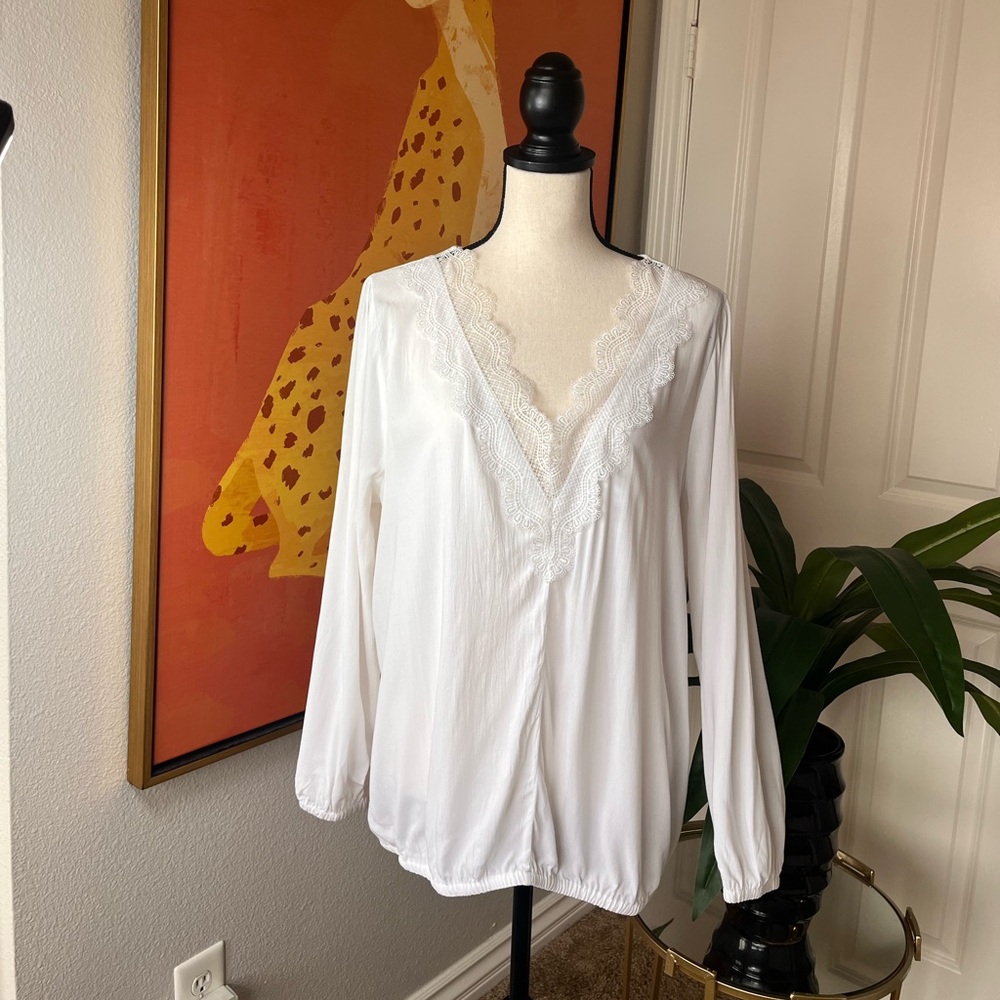 Express White Blouse Lace Trim 3/4 Sleeve Size Large NWOT
